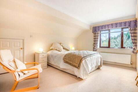 Bed 2 Guest Suite