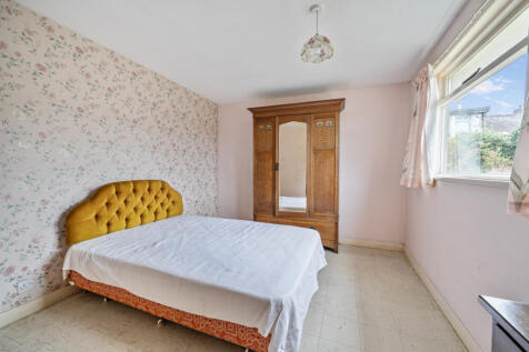 1364925-11-68e8d4...