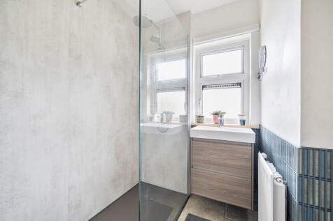 1354338-4-68cad8b...