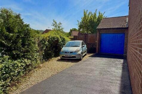 Driveway/Parking