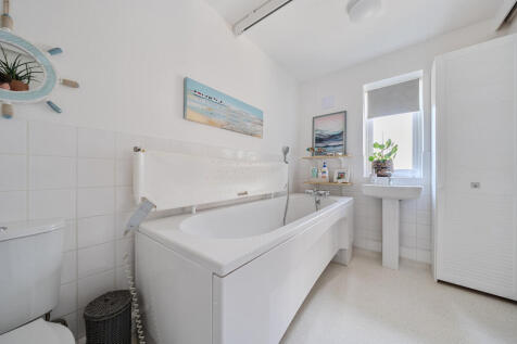 En Suite Bathroom