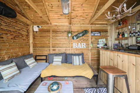 Bar/Outhouse