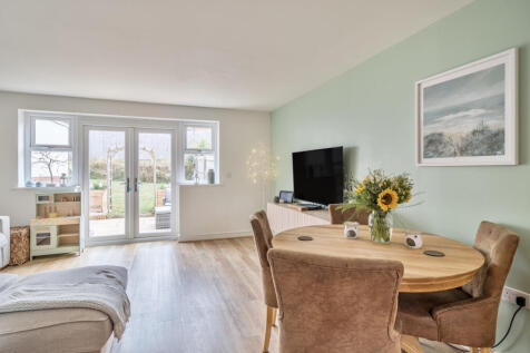 Living/Dining Area