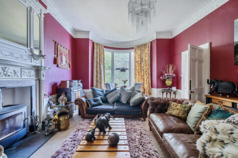 Living/Dining Area