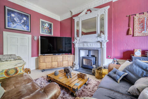 Living/Dining Area