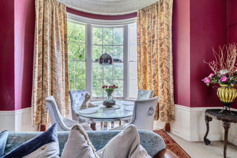 Living/Dining Area