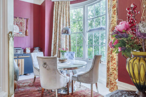 Living/Dining Area