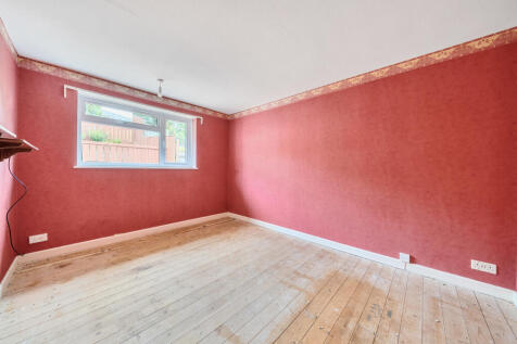 1304198-6-683f3d8...