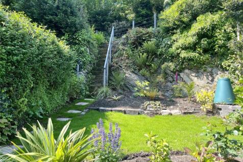 Rear Garden Bottom