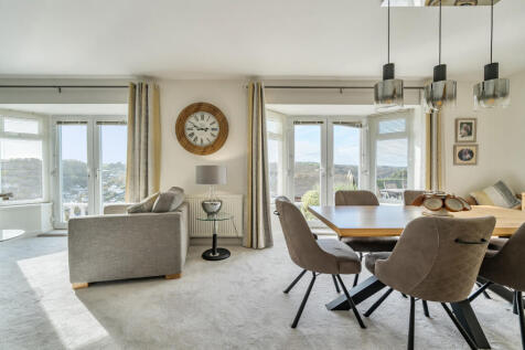 1372418-6-68fba56...