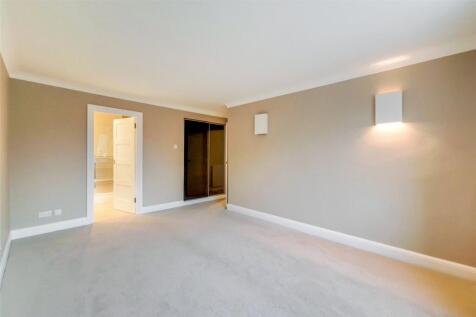 Main Bedrooom