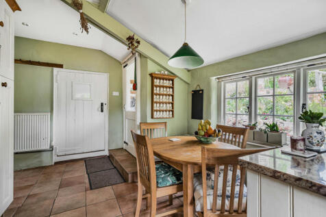 Kitchen/Breakfast Rm