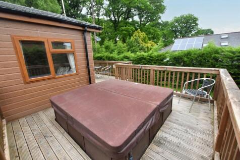 Deck With Hot Tub