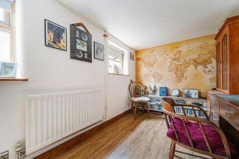 Bedroom/Study