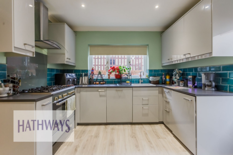 Fitted kitchen