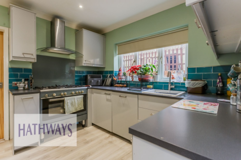 Fitted kitchen