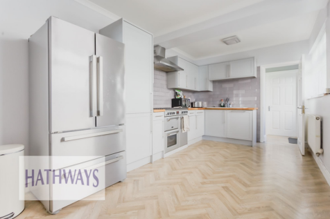 Fitted kitchen