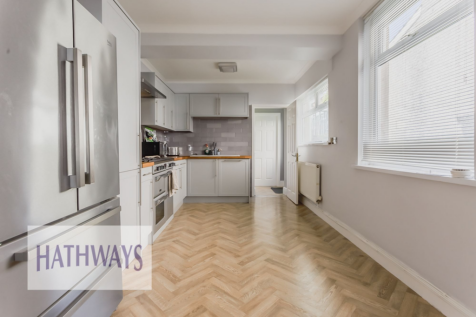 Fitted kitchen