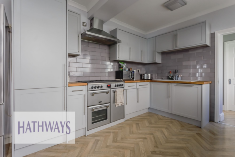 Fitted kitchen