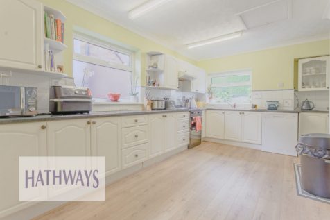 Fitted kitchen