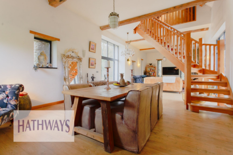 Open Plan Lounge / Diner