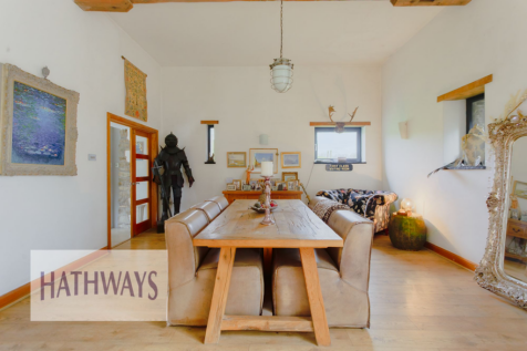 Open Plan Lounge / Diner