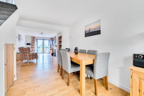 1365107-5-68f5f6c...