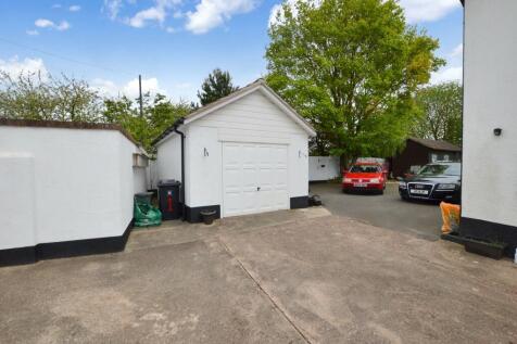 Drive &amp; Garage