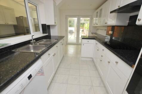 Kitchen/B&#39;fast Room