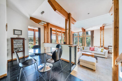 Kitchen/Living Area