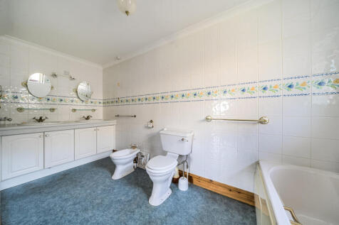 En Suite Bathroom