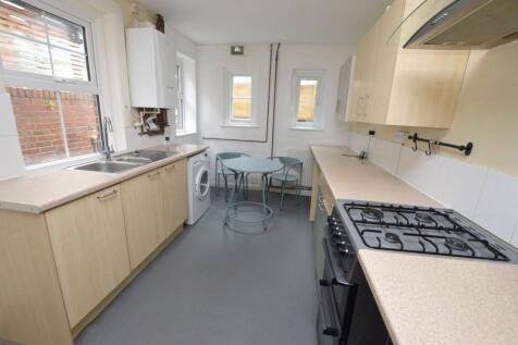 Kitchen/B&#39;Fast Room