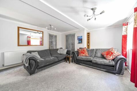 Family Room/Bed 5