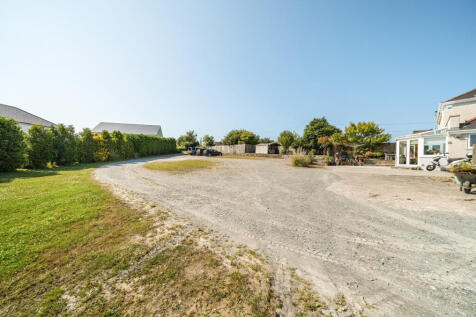 Parking/Rear Garden