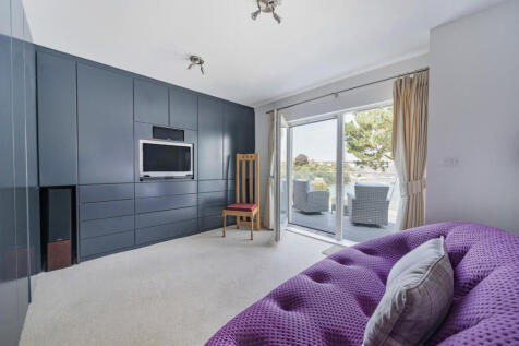 Bedroom/Media Room