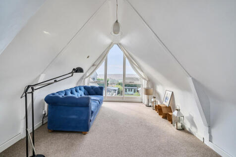 Bedroom/Living Area