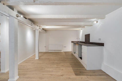 1372830-4-68ff8e4...