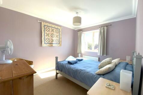 Bedroom 4 Dining ...