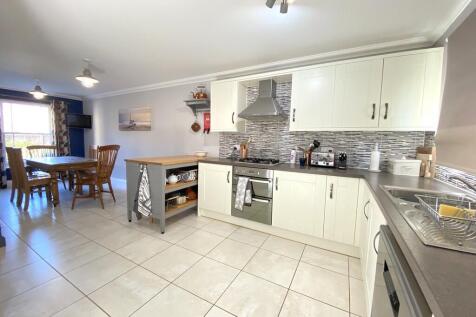 Open plan kitchen...