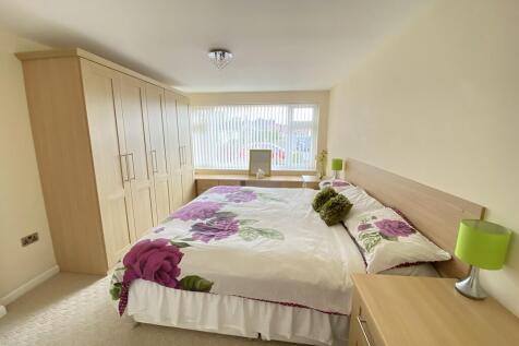Principal bedroom