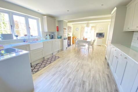 Kitchen/Breakfast...