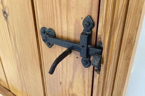 Latch detail
