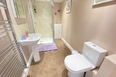 Annexe shower roo...