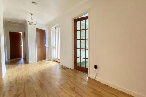 Spacious Entrance...