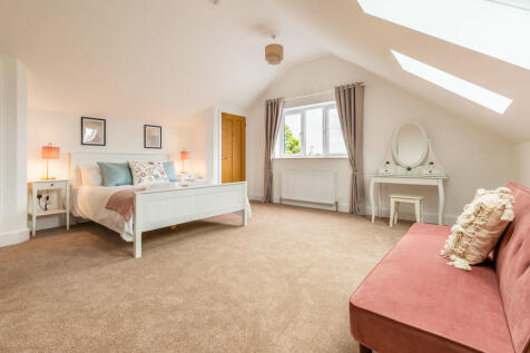 Guest bedroom