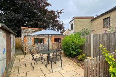 Rear courtyard