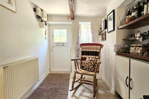 Entrance/Dining