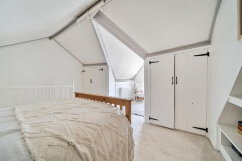 Attic Room/Bedroom 4