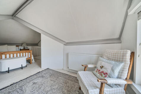 Attic Room/Bedroom 4