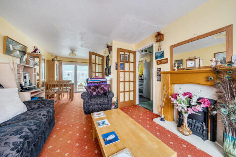 1368934-7-68f2606...